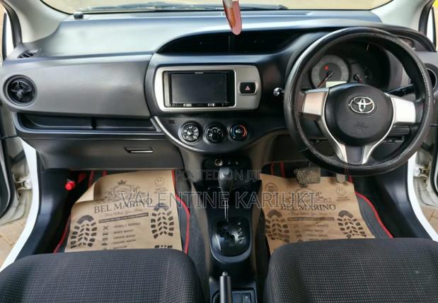 Toyota Vitz 1.3 FWD 5dr 2016 Pearl