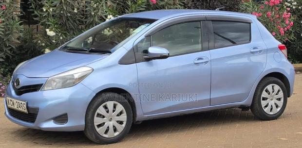Toyota Vitz 1.3 FWD 5dr 2013 Blue