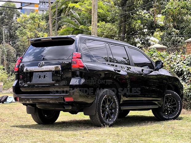 Toyota Land Cruiser Prado 2.7 2021 Matt Black