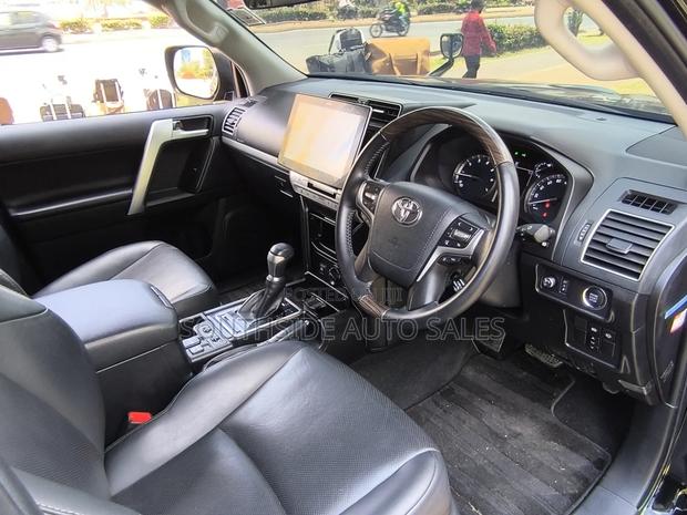 Toyota Land Cruiser Prado 2.7 2021 Matt Black