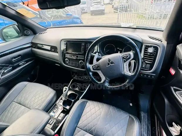 Mitsubishi Outlander 2.4 PHEV AWD 2019 Matt Black