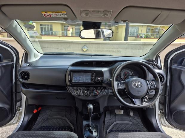 Toyota Vitz 1.3 FWD 5dr 2019 Silver