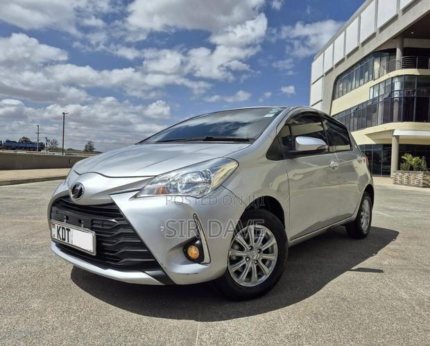 Toyota Vitz 1.3 FWD 5dr 2019 Silver