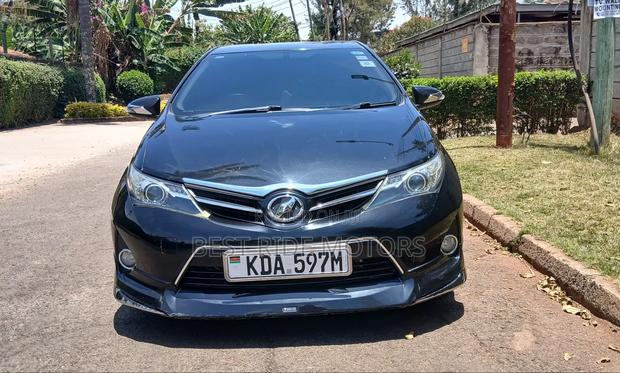Toyota Auris 2013 Black