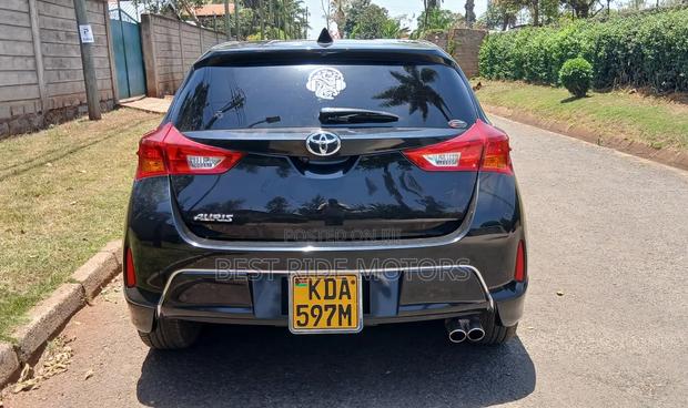 Toyota Auris 2013 Black