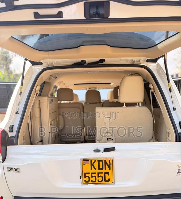 Toyota Land Cruiser 2016 White