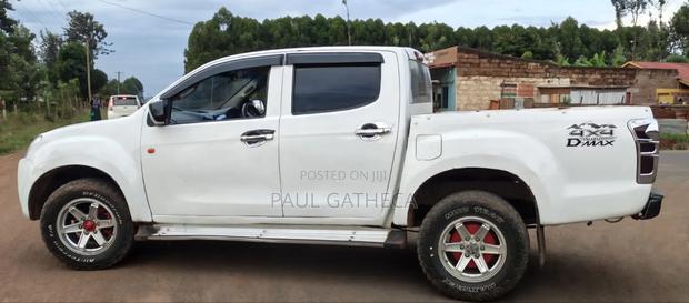 Isuzu D-MAX 2014 White