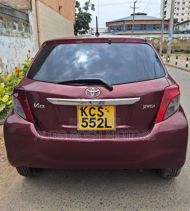 Toyota Vitz 2011
