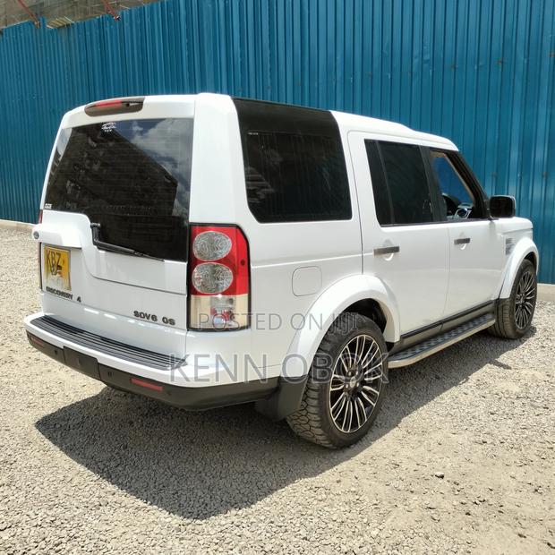 Land Rover Discovery 2010 White
