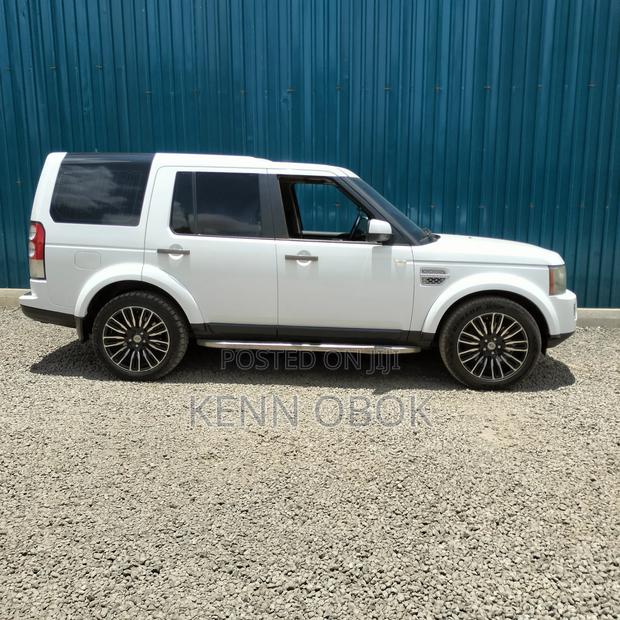Land Rover Discovery 2010 White
