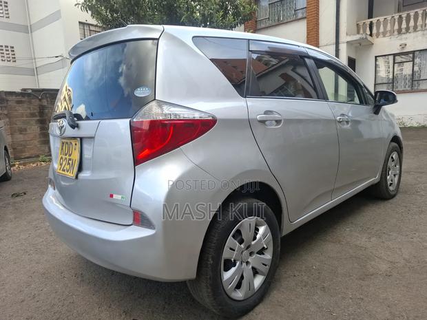 Toyota Ractis 2014 Silver