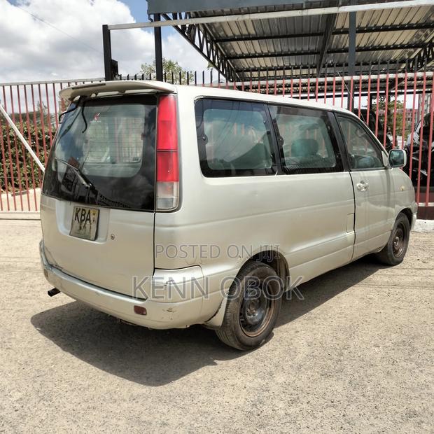 Toyota TownAce Noah 2001 Silver