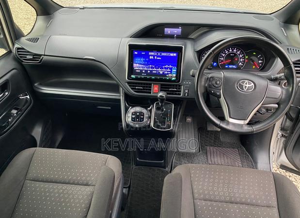 Toyota Noah 2020 Silver