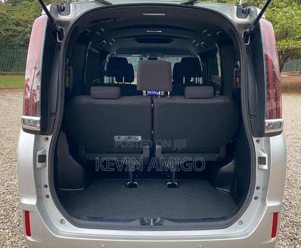 Toyota Noah 2020 Silver