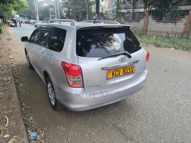 Toyota Corolla Fielder 1.5 Petrol FWD 2012