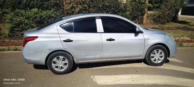 Nissan Latio 1.2 2013 Silver