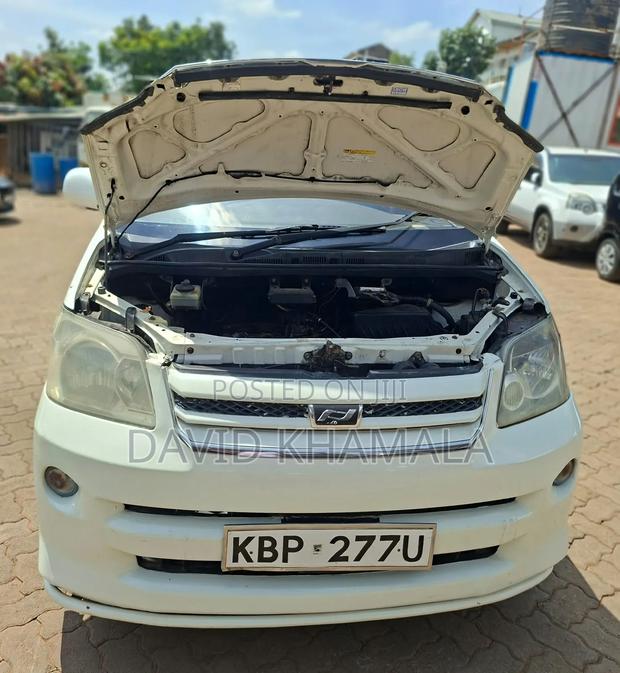 Toyota Noah 2.0 AWD (8 Seater) 2005 White