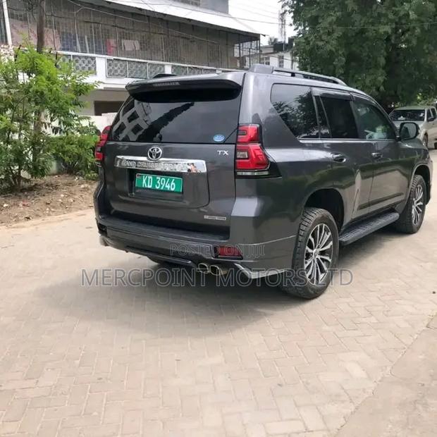 Toyota Land Cruiser Prado 2.7 2019 Gray