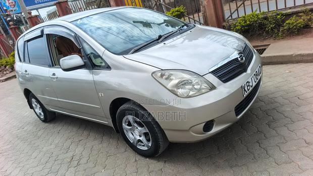 Toyota Corolla Spacio 2004 Beige