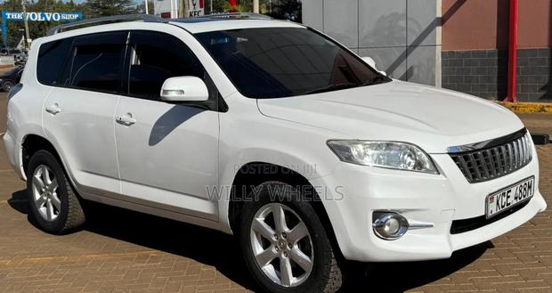 Toyota Vanguard 2008 White