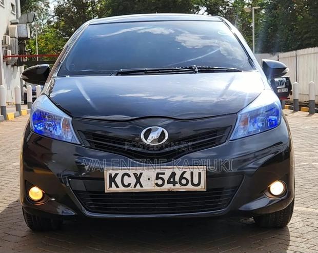 Toyota Vitz 1.3 FWD 5dr 2013 Black