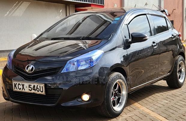 Toyota Vitz 1.3 FWD 5dr 2013 Black