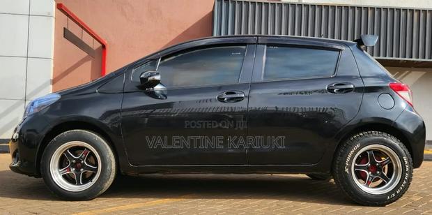 Toyota Vitz 1.3 FWD 5dr 2013 Black