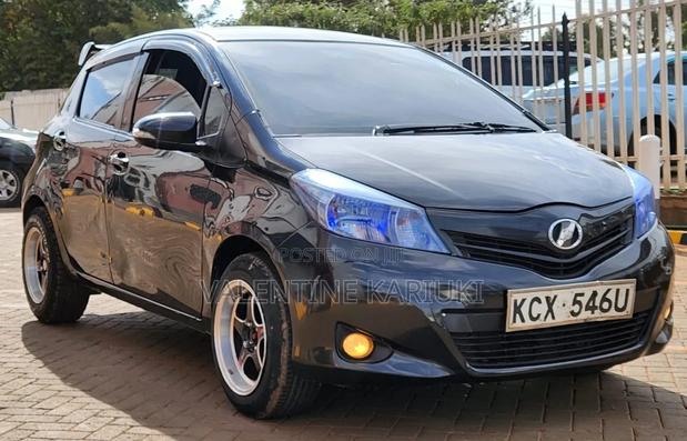 Toyota Vitz 1.3 FWD 5dr 2013 Black