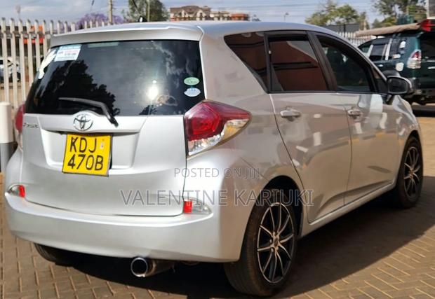 Toyota Ractis 1.5 FWD 2016 Silver