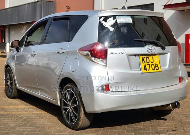 Toyota Ractis 1.5 FWD 2016 Silver
