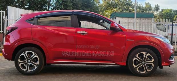 Honda Vezel 1.5 Hybrid 4WD 2019 Red