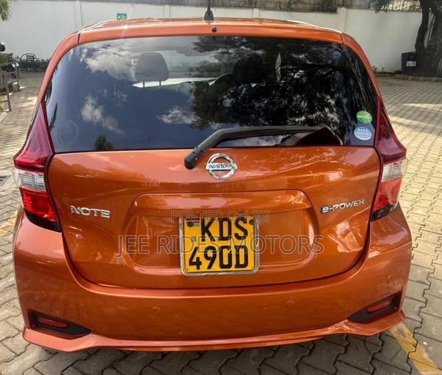 Nissan Note 2018 Red
