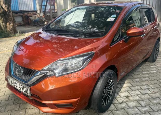 Nissan Note 2018 Red