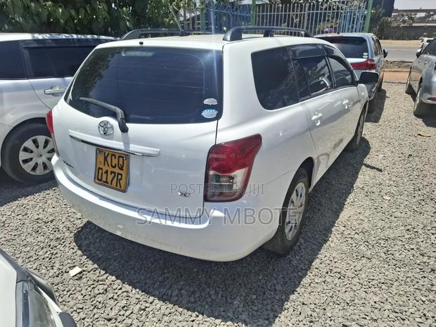 Toyota Corolla Fielder 1.5 Petrol FWD 2011 Pearl