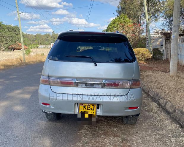 Toyota Gaia 2003 Silver