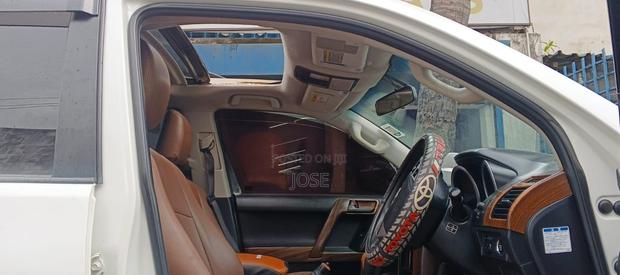 Toyota Land Cruiser 2017 White