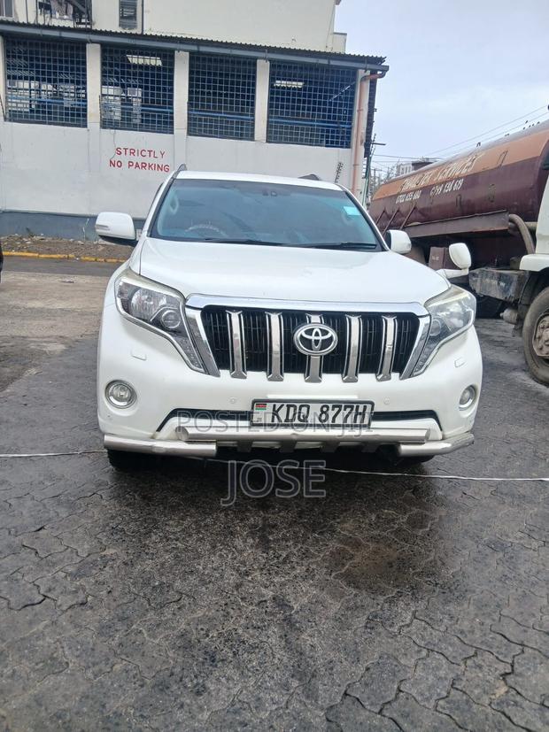 Toyota Land Cruiser 2017 White