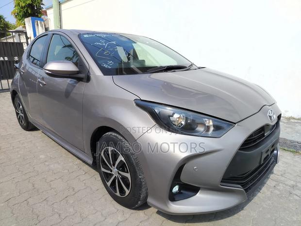 Toyota Yaris 2021 Gold