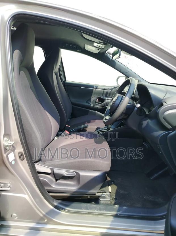 Toyota Yaris 2021 Gold