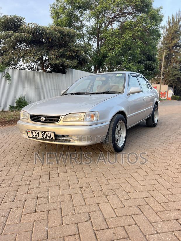 Toyota Corolla 2000 Silver