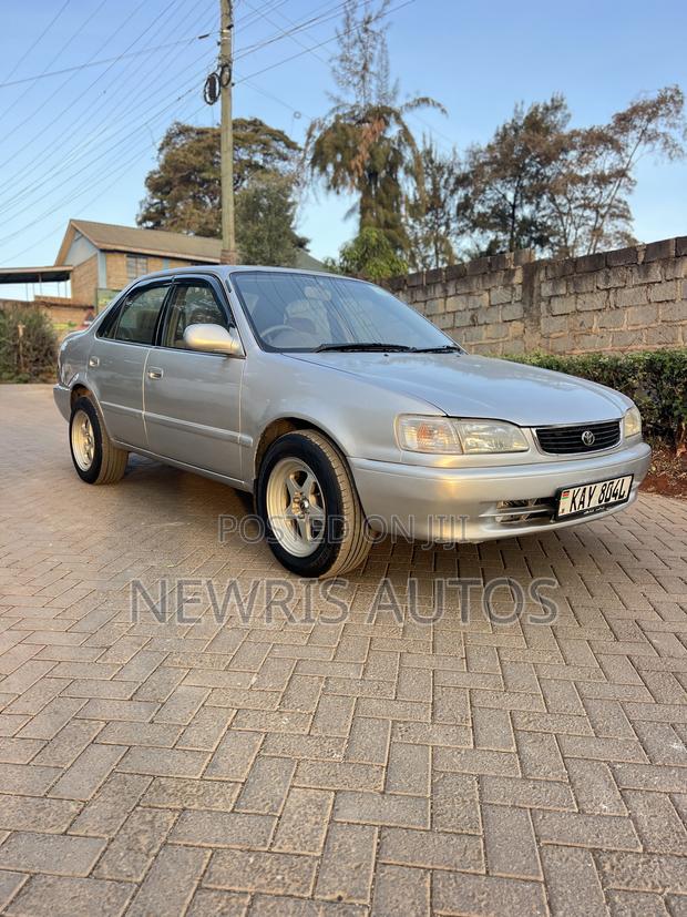 Toyota Corolla 2000 Silver