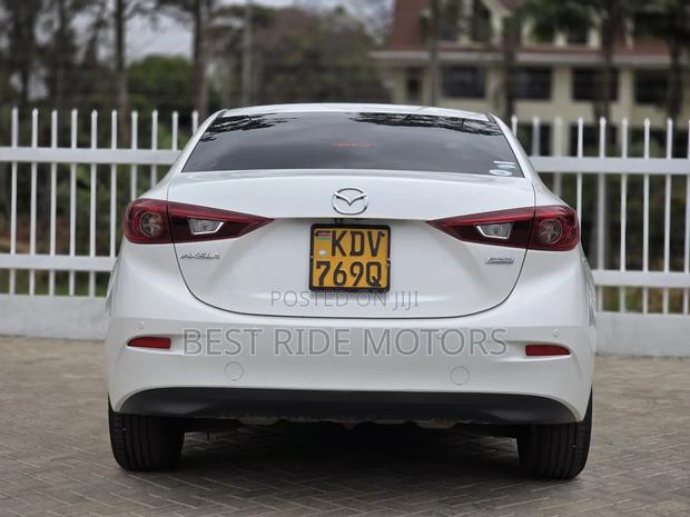 Mazda Axela 2018 Pearl