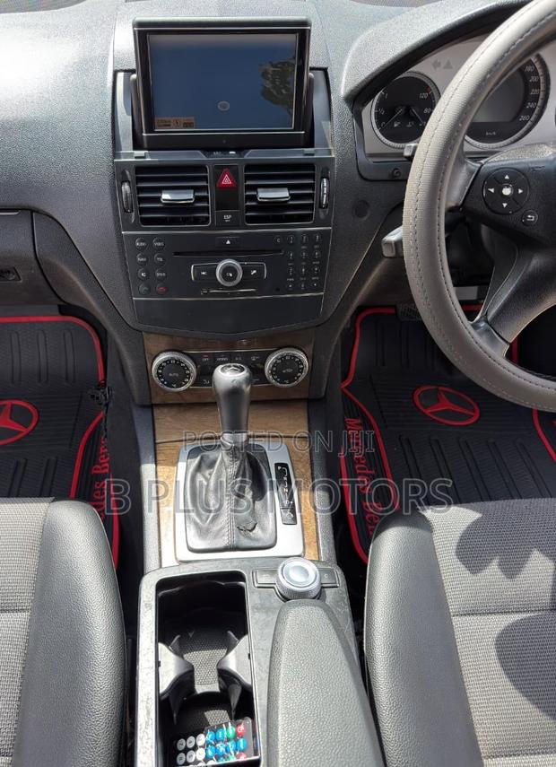 Mercedes-Benz C200 2009 Silver