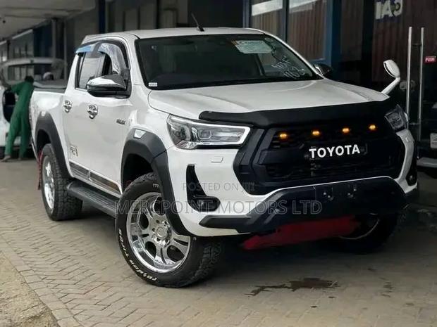 Toyota Hilux 2020 Pearl