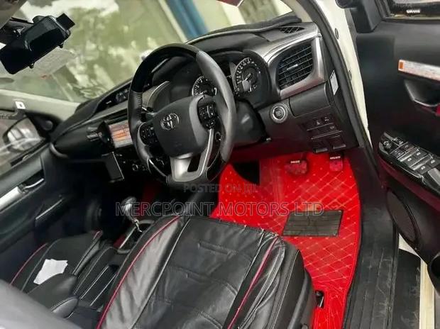 Toyota Hilux 2020 Pearl