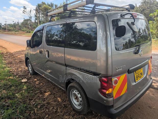 Nissan NV350 2015 Gray