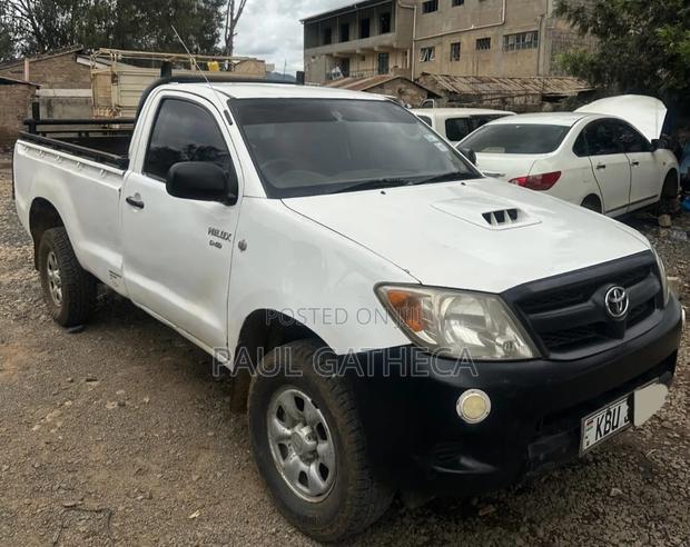 Toyota Hilux 2008 White