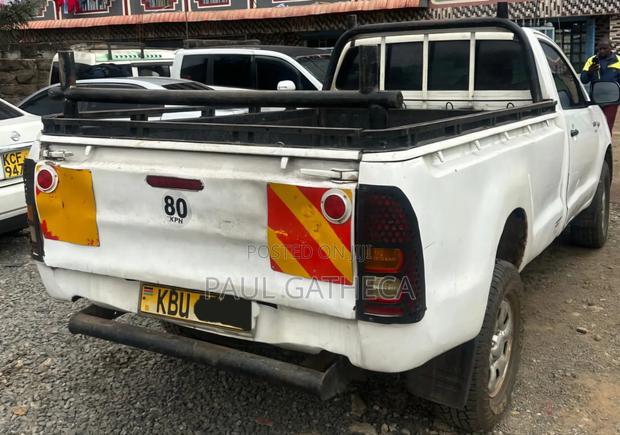 Toyota Hilux 2008 White