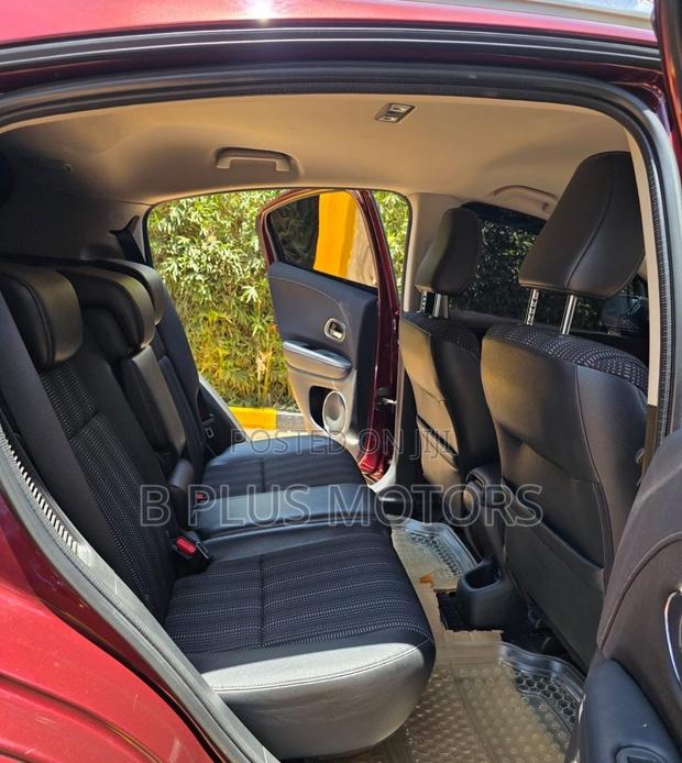 Honda Vezel 2015 Maroon