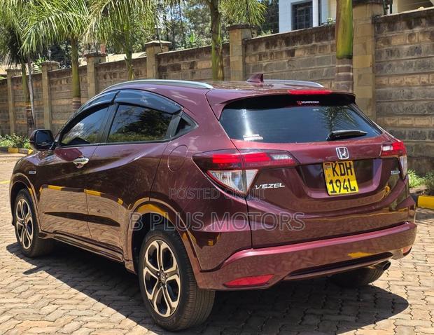 Honda Vezel 2015 Maroon